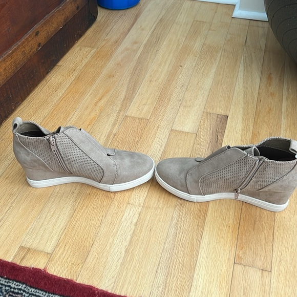 Target A New Day, high top sneakers, taupe, NWT, size 8 - Picture 4 of 6